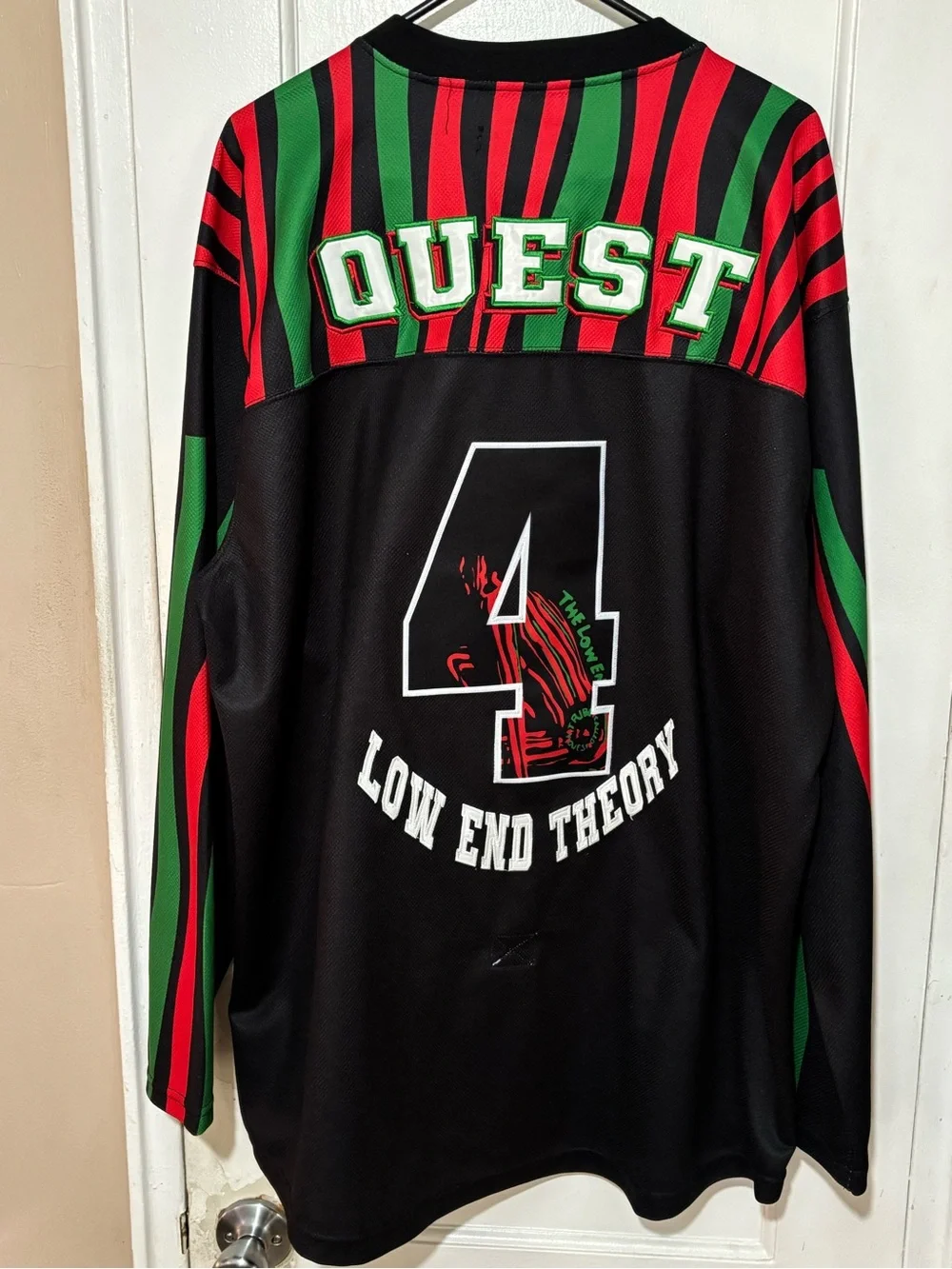A Tribe Called Quest Low End Theory Men's Jersey - Black/Red/Green - Picture 2 of 16